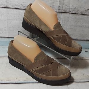 DONALD J Pliner Tan Brown Low Wedge Slip-On Shoe 8